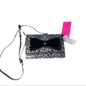 NEW Betsey Johnson Black & White Gemstone Design Bow Shiny Crossbody Purse